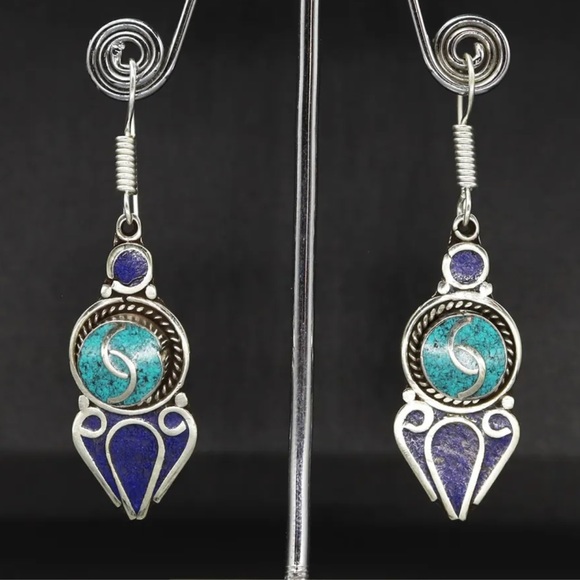 Traditional ethnic Gemstone earrings - Picture 10 of 12